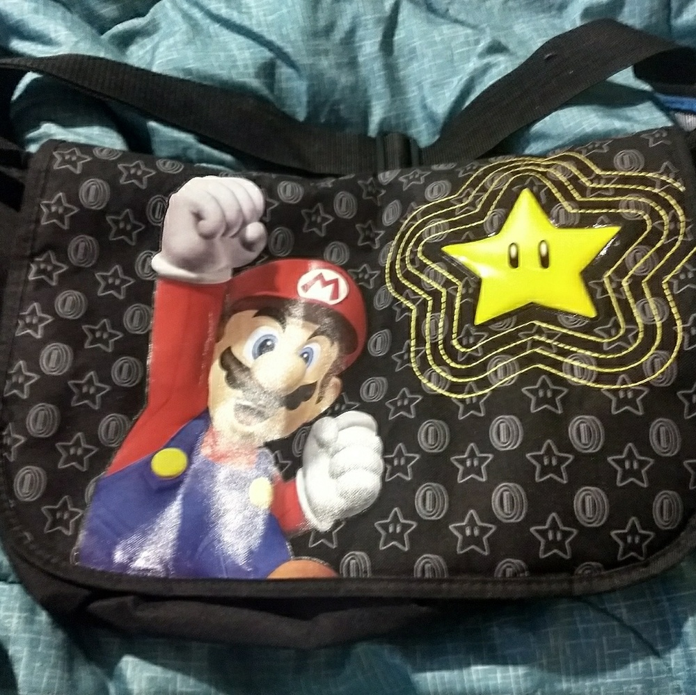 LIKE NEW! Super Mario Brothers Black Messenger